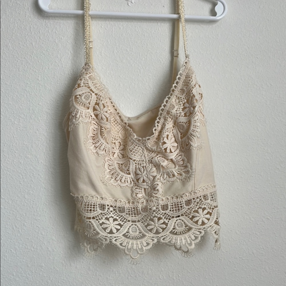 Billabong top with lace detail